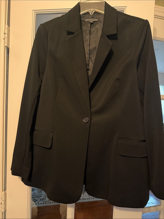 Adrianna Papell Jackets & Blazers - Adrianna Papell Black Single-Button Women's Blazer